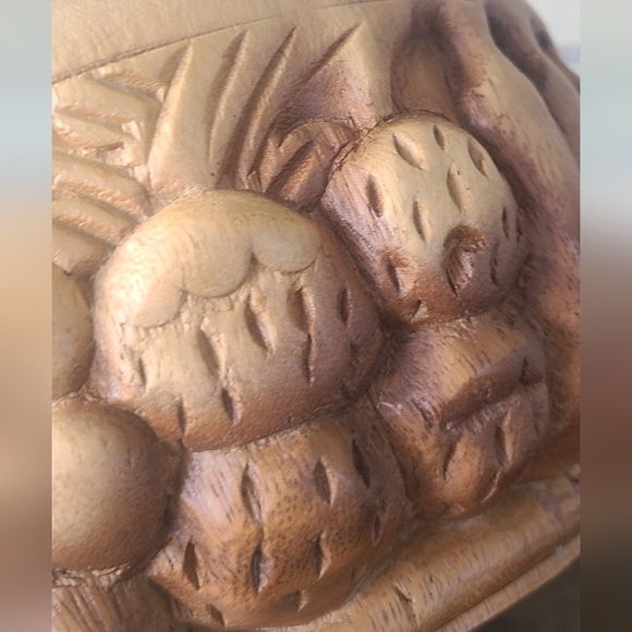 Large Wood Carved Bowl - Picture 5 of 7